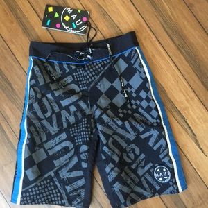 Maui&Sons boys board shorts, new with tag, sz 10